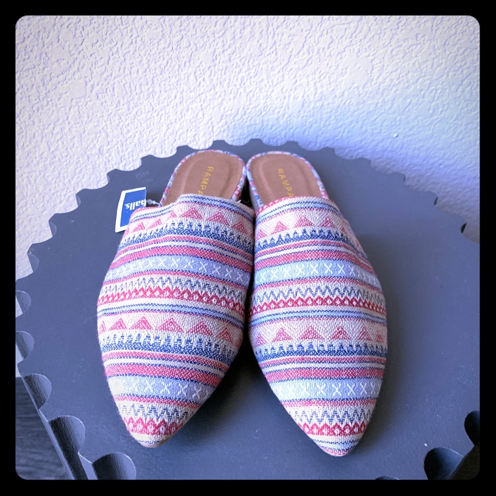 $19🔥NWT slip on pointe shoes size 9p